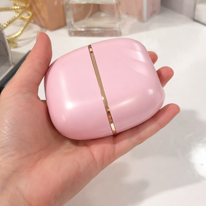 NOIRÉ's Cordless Hair Straightening Comb